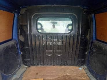 Pregrada zadnjeg dela za Fiat Doblo od 2000. do 2009. god.