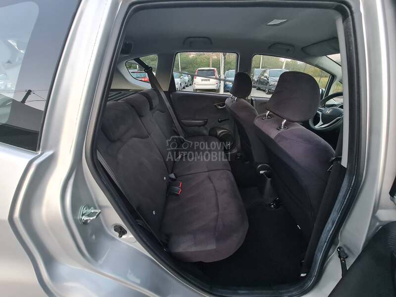 Honda Jazz 1.4I  N E M A C K A