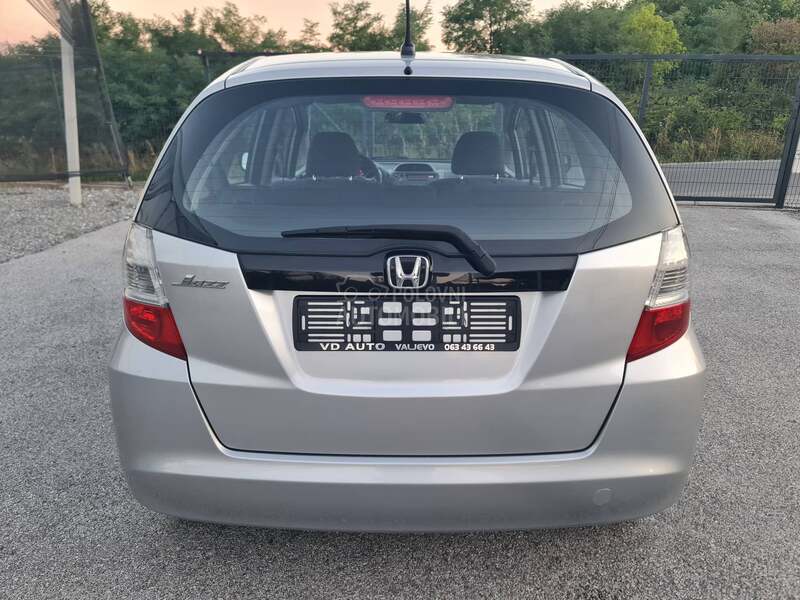 Honda Jazz 1.4I  N E M A C K A