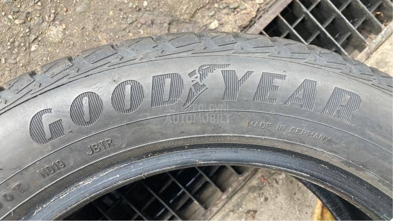 Goodyear 195/55 R16 Zimska