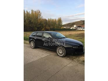 Alfa Romeo 159 -  kompletan auto u delovima