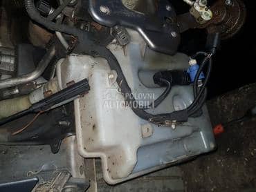 Boca za tecnost od brisaca za Volkswagen Golf 5