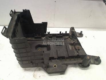 Kutija akumilatora za Volkswagen Golf 5 od 2004. do 2009. god.