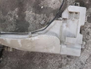 posuda za tecnost brisaca za BMW X5 od 2007. do 2010. god.