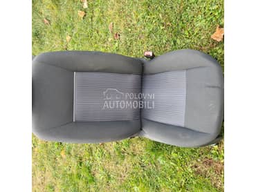 enterijer za Ford Fiesta od 2005. do 2013. god.