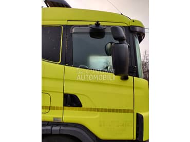 Desna vrata Skanija 124