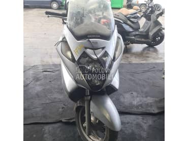 Honda Silwer Ving 600