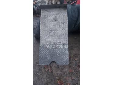 Poklopac za menjac Skanija 124