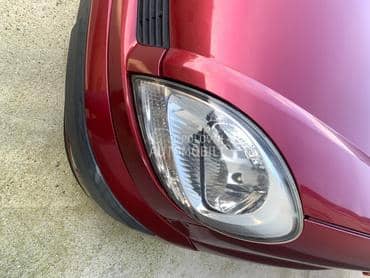 levi far za Renault Kangoo od 1998. do 2007. god.