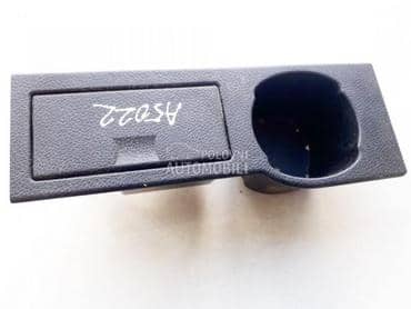 Pepeljara za Ford Mondeo od 2000. do 2006. god.