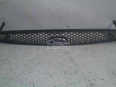 Maska sa znakom za Ford Focus od 2000. do 2004. god.