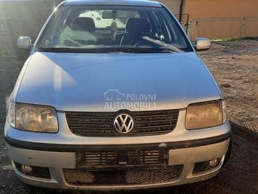 Volkswagen Polo 2001. god. -  kompletan auto u delovima