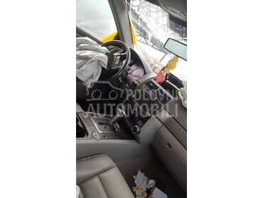 Volkswagen Touareg -  kompletan auto u delovima