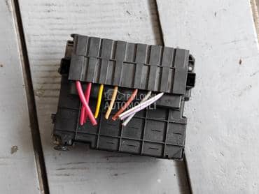 Osigurači i table osigurača za Peugeot 406