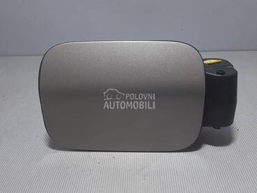 POKLOPAC REZERVOARA za Škoda Superb