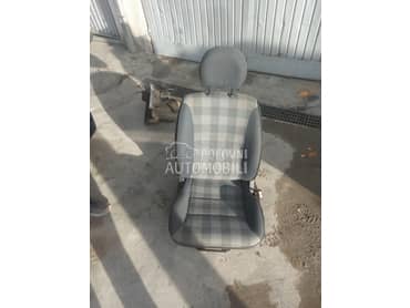 Sedište za Peugeot 106