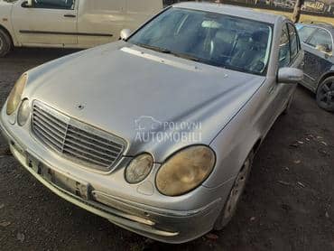 Mercedes Benz E 320 -  kompletan auto u delovima