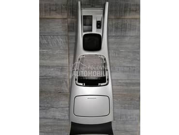 Srednja konzola za Renault Laguna od 2008. do 2015. god.