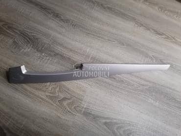 Lajsna na konzoli za Renault Laguna od 2008. do 2015. god.