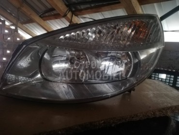 Far za Renault Scenic od 2003. do 2007. god.