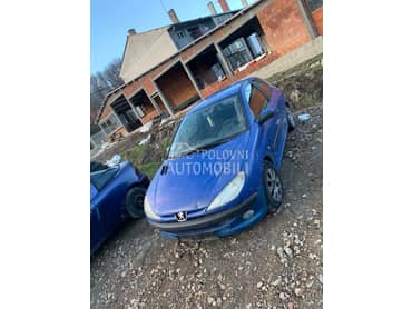 Peugeot 206 -  kompletan auto u delovima
