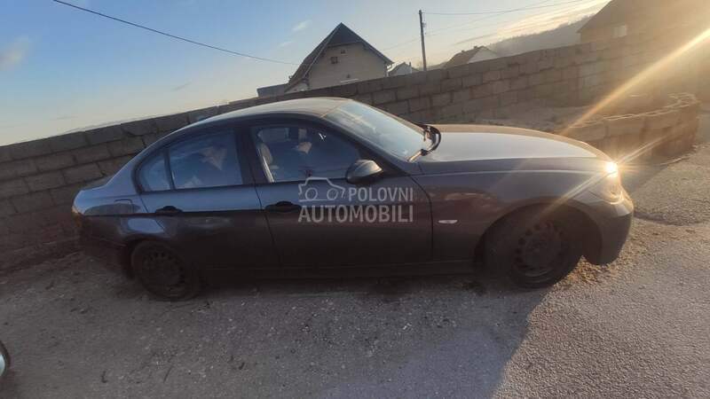 BMW 320 -  kompletan auto u delovima