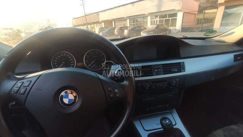 BMW 320 -  kompletan auto u delovima