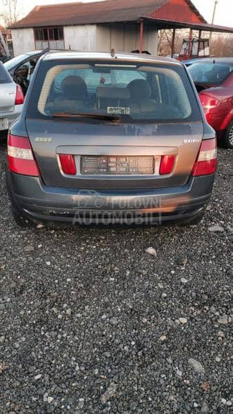 Auto staklo (šoferšajbna, proz