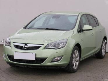 Opel Astra J 1.6 Turbo -  kompletan auto u delovima