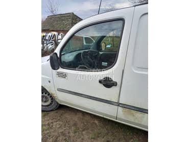 Prednja vrata bele boje za Fiat Doblo