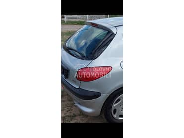 desno stop svetlo za Peugeot 206
