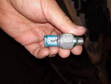 Senzor pritiska ulja servo za Peugeot 206
