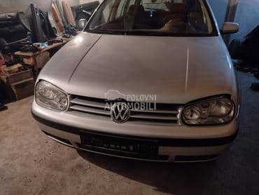 Volkswagen Golf 4 2002. god. -  kompletan auto u delovima