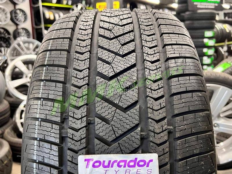 Tourador 255/50 R19 Zimska