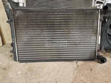 hladnjak vode za Volkswagen Golf 5