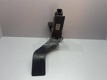 PAPUCICA GASA za Ford Focus