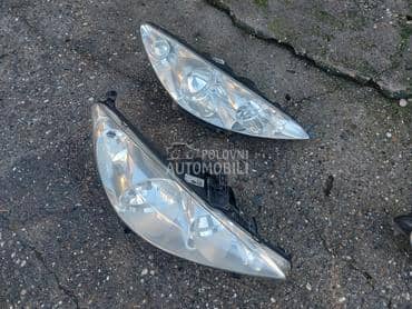 Far desni za Peugeot 308 od 2007. do 2012. god.