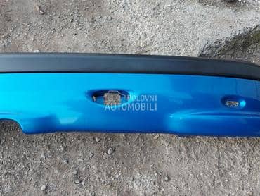 zadnji branik KMF boja za Peugeot 206
