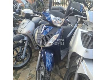 Honda Sh 125ie delovi