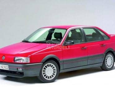 Volkswagen Passat B3 1995. god. -  kompletan auto u delovima