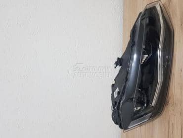 Far desni xenon za Volkswagen Polo od 2017. do 2020. god.