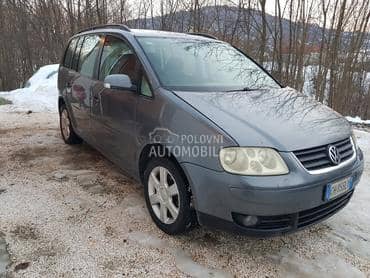 Volkswagen Touran -  kompletan auto u delovima