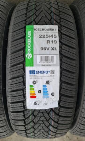 ROCKBLADE 255/40 R19 Zimska