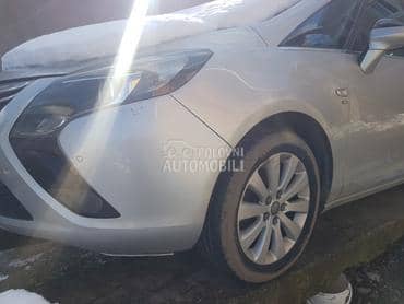 Prednji levi far za Opel Zafira od 2012. do 2016. god.