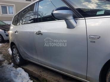 Zadnja desna vrata za Opel Zafira od 2012. do 2018. god.