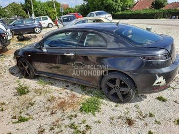 Alfa Romeo GT -  kompletan auto u delovima