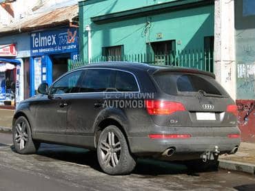 Audi Q7 -  kompletan auto u delovima
