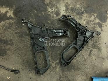 Nosac zadnjeg branika za Audi Q7 od 2005. do 2014. god.