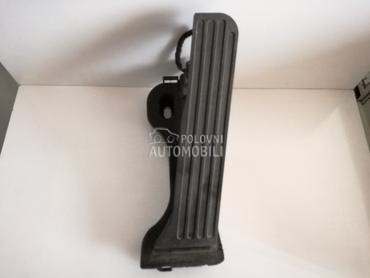 PAPUCICA GASA za Volkswagen Golf 5