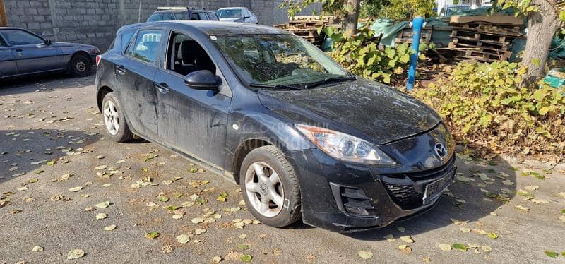 Mazda 3 -  kompletan auto u delovima